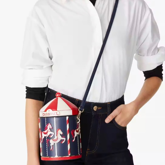 ♠️Kate Spade Carousel Winter Wonders 3D Crossbody Bag NWT - Picture 3 of 5